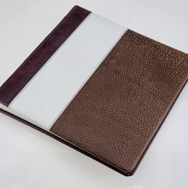 album w skórze naturalnej 25x25/50 stron #131